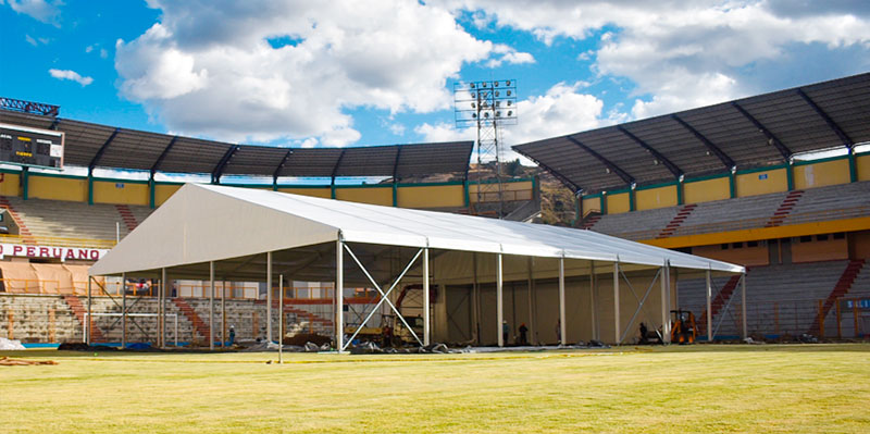 Escenario y Tribunas
